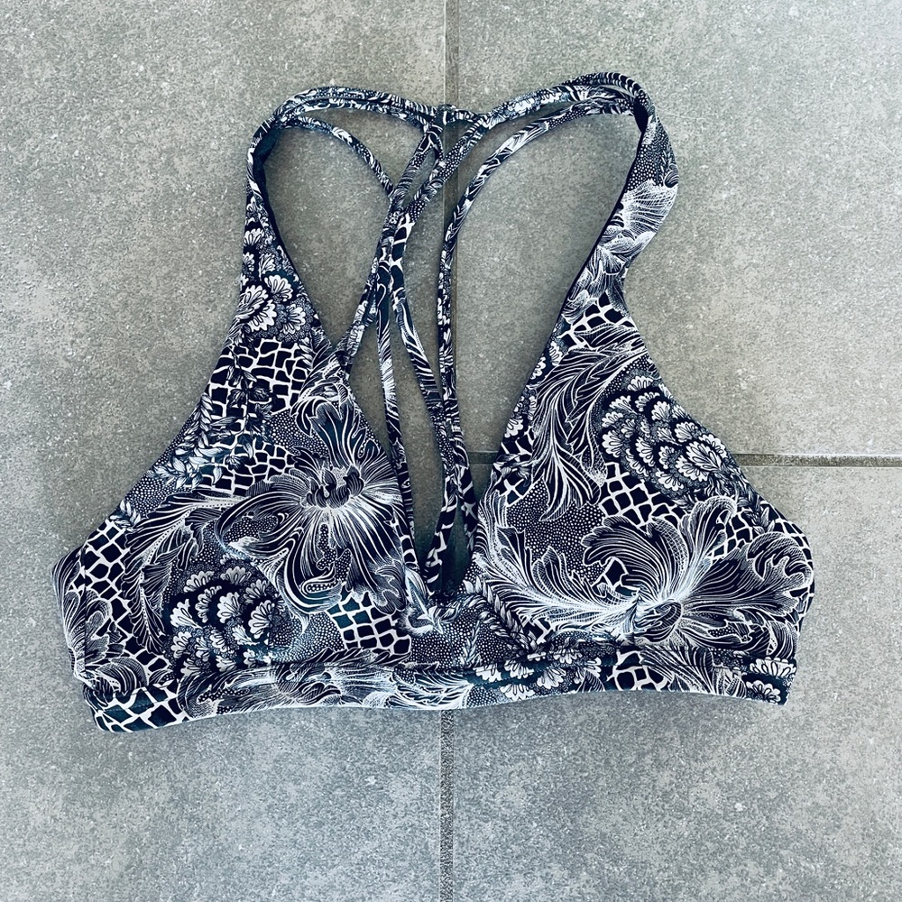 Lululemon Raise The Barre Bra